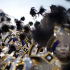 5c8b8446250000e203cadcf3