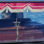 Nueva tragedia en aguas del Mediterráneo. Cerca de 300 inmigrantes han muerto mientras atravesaban el Canal de Sicilia, según el testimonio de varios rescatados que viajaban con ellos y que recogió una portavoz del Alto Comisionado de las Nac...