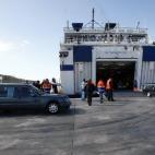 Nueva tragedia en aguas del Mediterráneo. Cerca de 300 inmigrantes han muerto mientras atravesaban el Canal de Sicilia, según el testimonio de varios rescatados que viajaban con ellos y que recogió una portavoz del Alto Comisionado de las Nac...