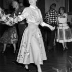 5c8a7364360000a61b6b7de6