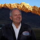Otro caso muy mediático, el del aventurero Steve Fossett, el primer hombre en dar la vuelta al mundo en avión sin repostar. El 3 de septiembre de 2007 despegó de Nevada (EEUU) y no se le volvió a ver. Un año después, tras meses de búsqued...