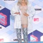 5c8b253e2500000704ca2a00