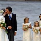 5c8ae8fd240000f404a3e398