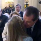 5c8a368f250000e203c8c1e5