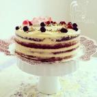 Esta tarta vale doble: es a la vez un pastel de zanahoria con licor de manzana y un pastel de plátano con cacao y coco. Todo glaseado con queso. La receta está en Cookpad.