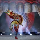 5c8aaaa92500000704c96a14