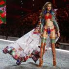 5c8aaab0360000c81a6bd65c