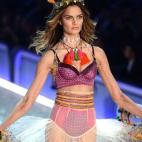 5c8aaabb2300007f01237882