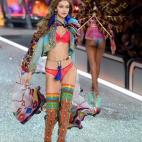 5c8aaac9360000a61b6bd6a4