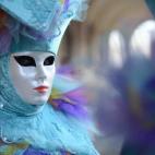 5c8b788b240000f7054d910f