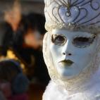 5c8b788b200000450470d8e9