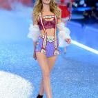 5c8aaacc360000ba1a6bd6a8