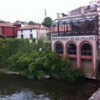 La Valléé es el mejor sitio para comer en Clisson: si no hay mucha gente, el comedor-terraza que se encuentra en la planta superior ofrece unas espectaculares vistas del pueblo.