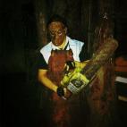 Pérez menciona el mito de que una vez se perdió una dentadura postiza. "Un día, el de la puerta me dijo: 'No te lo vas a creer. La leyenda hecha realidad. ¡Se ha perdido una dentadura postiza!'. Así que cogí la linterna, y a buscar. Estaba...