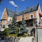 Seguro que si eres de los que estaba enganchado a las historias de Jessica Fletcher y a los libros de "elige tu aventura" te encantará esta propuesta. En Miraflores, a tan sólo 40 minutos de Madrid en coche, podrás disfrutar de un día inigua...