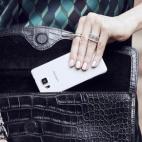 Con el Galaxy Alpha, Samsung entra en un nicho en el que hasta ahora nunca había penetrado: el lujo, el diseño, la gama premium y un terminal con cuerpo metálico. 