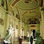 Su nombre en ruso significa Refugio del ermitaño. Situado en el corazón de San Petesburgo, el museo se formó con la colección privada que fueron adquiriendo los zares a lo largo de la historia hasta 1917. Es uno de los museos más grandes de...