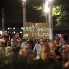 Manifestantes contra el turismo de borrachera.