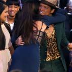 NEW YORK, NY - AUGUST 25: Selena Gomez and Bruno Mars onstage during the 2013 MTV Video Music Awards at the Barclays Center on August 25, 2013 in the Brooklyn borough of New York City. (Photo by Jemal Countess/FilmMagic)
