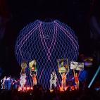 NEW YORK, NY - AUGUST 25: Robin Thicke performs onstage during the 2013 MTV Video Music Awards at the Barclays Center on August 25, 2013 in the Brooklyn borough of New York City. (Photo by Jeff Kravitz/FilmMagic for MTV)