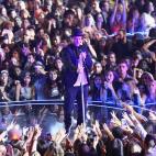 NEW YORK, NY - AUGUST 25: Justin Timberlake performs onstage during the 2013 MTV Video Music Awards at the Barclays Center on August 25, 2013 in the Brooklyn borough of New York City. (Photo by Neilson Barnard/Getty Images for MTV)