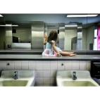 “Sou um assistente social clínico licenciado e trabalho todos os dias com crianças e adultos vítimas de abuso. Ouvi crianças me contando que foram prostituídas pelos pais em troca de drogas, que foram trancadas em armários durante horas ...