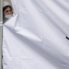 5c8a9d66240000f404a351b3