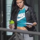 Mejor no hacer deporte con cualquier camiseta. Con logo grande transpiran mejor.