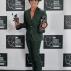 Bruno Mars, winner of Best Male Video, at the MTV Video Music Awards August 25, 2013 at the Barclays Center in New York. AFP PHOTO/Stan HONDA (Photo credit should read STAN HONDA/AFP/Getty Images)