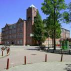 El Stayokay Amsterdam Zeeburg se encuentra en el distrito de Zeeburg, cerca del centro de la ciudad, un barrio con restaurantes y bares muy modernos. El edificio, que data del año 1900, antes era una escuela y actualmente alberga este alojamien...