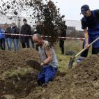 5c8b2ede2500000d04ca3fda