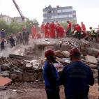 5fa0fa37240000fa1bb0384b