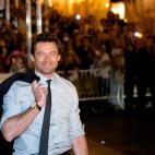 5c8a8351360000c81a6b8f8f