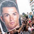 5c8a573c360000ba1a6b5b67