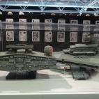 Este superdestructor estelar se le resistió lo suyo a Alomar. "Es la pieza más larga de la colección, 110x45 centímetros", revela. Le llevó tres días montarlo porque casi todas sus piezas son del mismo color gris y distinguirlas es difícil.