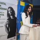 La ganadora de Eurovisión de 2014, Conchita Wurst, estuvo en la Eurocámara en Bruselas. Además de encontrarse con diputados y periodistas, dio un concierto en la explanada que hay delante de los edificios principales del Parlamento en Brusela...