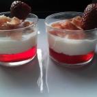 Con queso batido, mascarpone y queso de cabra. Se decora con tiras de jamón. La receta puedes verla en Cookpad.