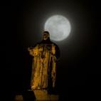 5c8b3080360000a61b6caf03