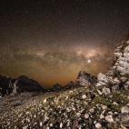 El concurso de fotografía del Royal Observatory Greenwich nos enseña la selección de fotografías premiadas, donde vemos imágenes impresionantes del espacio, Sistema Solar, el cielo, y la Tierra. Echa un vistazo a estas obras maestras. FOTO...