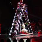 5c8b7e83240000f7054d9fbb