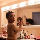 The Hole Zero es el primer espectáculo en España de esta argentina famosa por haber ganado en dos ocasiones el concurso de televisión Bailando. Además de ser bailarina es acróbata. Ella misma confiesa que es autodidacta: "Yo no tengo técnica".