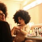 Noelia es la conciencia de Mariola y antes lo fue de La Terremoto. Las pelucas y un vestuario idéntico hacen que parezcan Yo y Miniyo sobre el escenario.