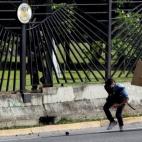 5c8a3aa2250000e203c8c584