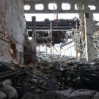 Foto tomada el 7 de febrero de 2015 desde el interior de una terminal del aeropuerto de Donetsk Sergey Prokofiev.