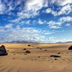 Este rincón al norte de Fuerteventura es uno de los destinos elegidos por muchos viajeros para disfrutar del buen tiempo en noviembre. Además de las playas de arena blanca, se puede disfrutar del Parque Natural de Corralejo, un espacio rico en...