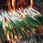 Esta receta t&iacute;pica catalana se acompa&ntilde;a de chuletas de cordero, panceta, jud&iacute;as blancas y alioli. &iquest;Quieres probarla? Aqu&iacute; tienes la receta.