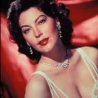 Sólo recibió una nominación durante su larga carrera, por Mogambo, pero esta actriz, una de las más bellas de la historia y una apasionada de España, también hizo papeles míticos en Forajidos, La condesa descalza, 55 días en Pekín y La ...