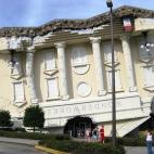 El mundo al revés: así se ve todo en Wonderworks. Bajo el lema de Let your imagination run wild! (¡Deja volar tu imaginación!), la exhibición Wonderworks establece cinco localizaciones en Estados Unidos en las que se realizan exhibiciones d...