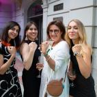 Nuestra bloguera Yolanda Dom&iacute;nguez, con Lara &Aacute;lcazar l&iacute;der del movimiento de mujeres FEMEN en Espa&ntilde;a, Montserrat Dom&iacute;nguez, subdirectora de 'El Pa&iacute;s' y directora de 'El Pa&iacute;s Semanal' e Inna Shevch...