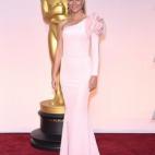 La actriz, que se alzó con el Oscar en 1998 por Shakespeare in love, vestida de Ralph and Russo.